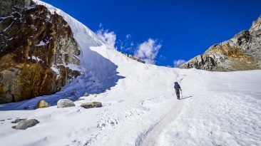 3 133 366x205 - Trasą trzech przełęczy - Nepal