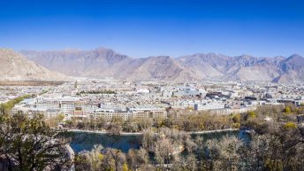 57 9 344x193 - Tybet - buddyjska strefa kontrolowana