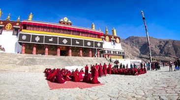 tybet wideo 366x205 - Tybet - wideo